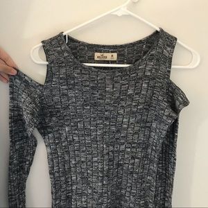 gray Hollister cold shoulder top, size m